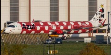 Minnie Mouse decora o 2º avião da Azul em parceria com a Disney