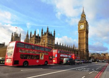 Conheça os requisitos para entrar no Reino Unido; Coronavac não é aceita