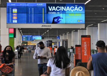Confira as regras para apresentação de teste contra covid-19 nos embarques aéreos para o Brasil