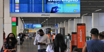 Confira as regras para apresentação de teste contra covid-19 nos embarques aéreos para o Brasil