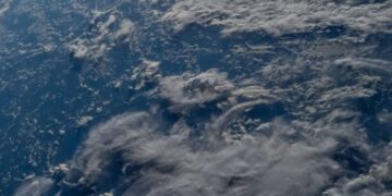 “Turistas espaciais” publicam fotos da Terra em viagem espacial