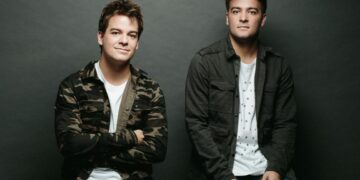 Dupla de DJs Dubdogz é atração principal no aniversário da Sunrise Beach Club