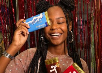 Marca cearense aposta na nostalgia e lança promoção com “Golden Tickets” de A Fantástica Fábrica de Chocolates