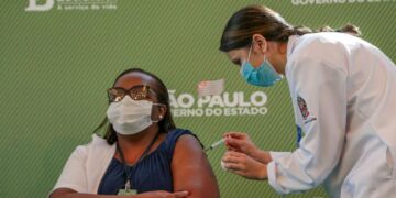 Brasil completa 1 ano de vacinação contra Covid-19