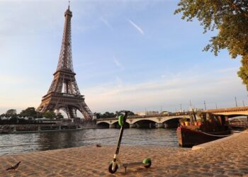 França flexibiliza restrições da pandemia