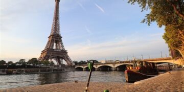 França flexibiliza restrições da pandemia