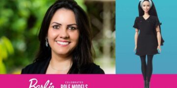 Professora que trabalha com educação inclusiva vira boneca Barbie