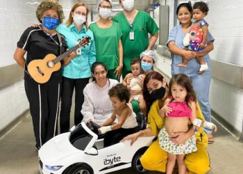 Loja Ibyte doa dois carrinhos elétricos para humanizar o atendimento de crianças no IJF