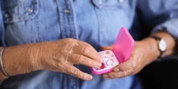 Você sabe quais são os remédios essencias para levar na sua mala de viagens? A VemTambém listou pra você