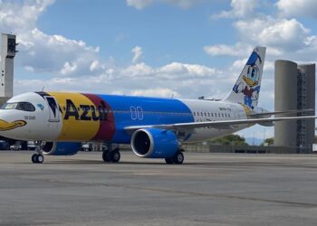 Avião com Pato Donald, da empresa Azul, já circula pelo Brasil