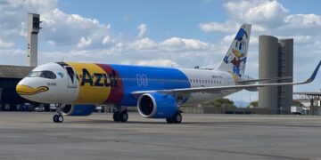 Avião com Pato Donald, da empresa Azul, já circula pelo Brasil
