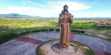 Sob as bênçãos de Francisco: conheça o Canindé cearense