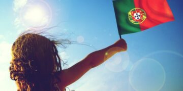 Netos brasileiros não precisam mais comprovar vínculos efetivos para obter a cidadania portuguesa
