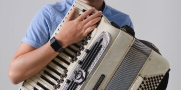 Projeto Pôr do Sol Fortaleza traz acordeonista Nonato Lima neste domingo