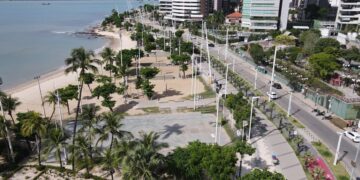 Fortaleza apresenta linhas de ônibus para visitar pontos turísticos durante as férias