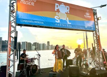 Isabela Serpa marca abertura das férias no Projeto Pôr do Sol Fortaleza