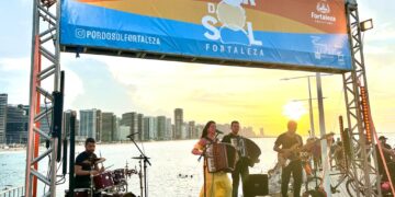 Isabela Serpa marca abertura das férias no Projeto Pôr do Sol Fortaleza