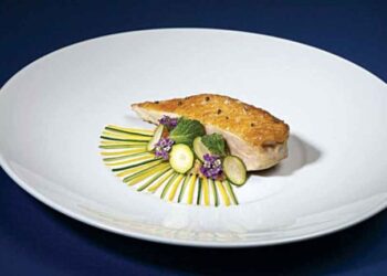 Air France cria parceria com chefes estrelas Michelin para novo cardápio