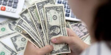 Receita Federal aumenta limite de moeda em espécie para entrar e sair do país