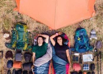 Conheça os “Traveleiros”, um casal que viaja pelo mundo a bordo de um motorhome