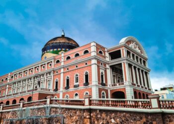 Teatro Amazonas é eleito o “monumento mais bonito” do Brasil