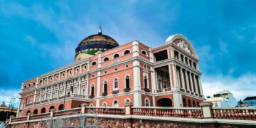 Teatro Amazonas é eleito o “monumento mais bonito” do Brasil