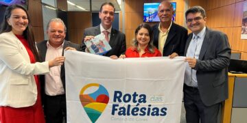 Deputado federal Eduardo Bismarck se reúne com ministra do Turismo para promover a rota das falésias