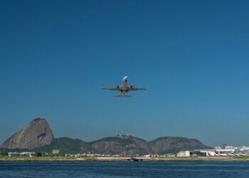 Transporte aéreo de carga e oferta doméstica superam índices pré-pandemia