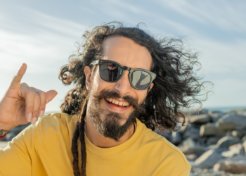 Cantor e compositor “Sou Juan” lança seu primeiro álbum neste mês