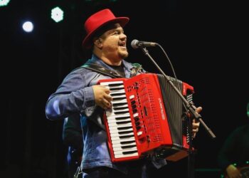 Projeto Pôr do Sol Fortaleza deste domingo recebe edição especial em alusão ao Outubro Rosa