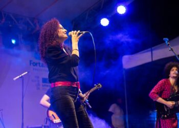 Projeto Pôr do Sol Fortaleza deste domingo recebe tributo aos Beatles