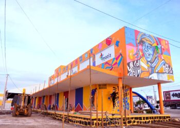 Suvinil e Matiz Tintas, em parceria com Rodrigo Muricy, refazem painel junino em Cruz das Almas 