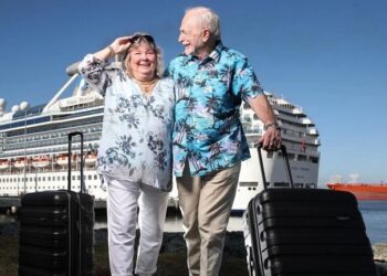 Casal viaja pelo mundo em 51 cruzeiros: “mais barato que casa de praia”