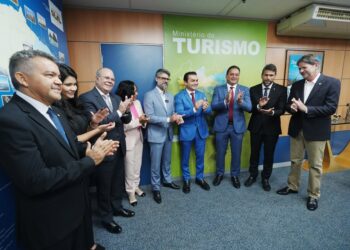 Fortaleza e São Luís terão mais voos em abril; senador Cid Gomes participa de anúncio, dado nesta segunda-feira