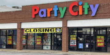 Loja Party City, nos Estados Unidos, anuncia fechamento e oferece descontos de até 75%